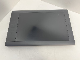 Таблет WACOM Intuos5 Touch PTH850 Large Pen Tablet 12.80" x 8" Active Area клас А