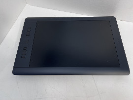 Таблет WACOM PTH-851 Intuos Pro Professional Pen - Touch Tablet (Black- Large) 12.80" x 8" Active Area клас А