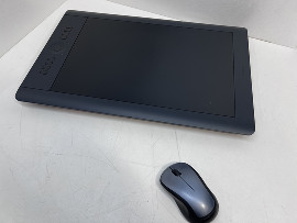 Таблет WACOM PTH-851 Intuos Pro Professional Pen - Touch Tablet (Black- Large) 12.80" x 8" Active Area клас А