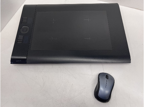 WACOM PTK-840 Intuos4 Digital Tablet (Large) 12.80" x 8" Active Area клас А