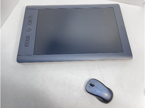 WACOM PTH-851 Intuos Pro Professional Pen - Touch Tablet (Black- Large) 12.80" x 8" Active Area клас А