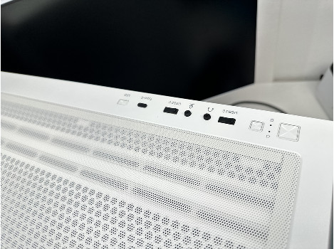 SubGo White Gen4 RYZEN 7 7700 64GB 2TB RTX5070