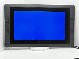 Монитор Wacom Cintiq 22HD Touch (DTH-2200) 22" (клас А)