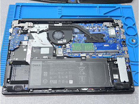 Dell Latitude 3500 15.6" i3-8145U 8GB 130GB клас Б