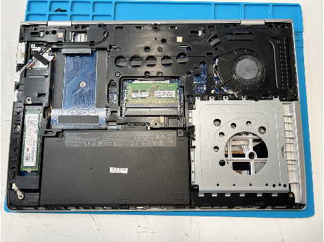 HP ProBook 650 G4 15.6" i5-8250U 8GB 260GB клас А