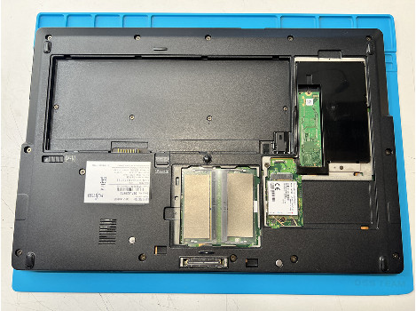 Fujitsu LIFEBOOK U758 15.6" i5-8250U 16GB 260GB клас А