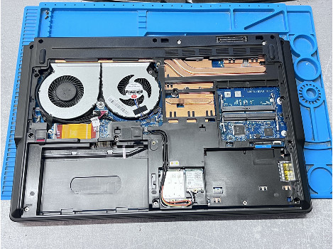 Fujitsu CELSIUS H7510 15.6" i7-10850H 32GB 510GB клас А