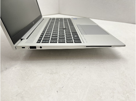 HP EliteBook 850 G8 15.6" i5-1135G7 16GB 260GB клас Като Нов