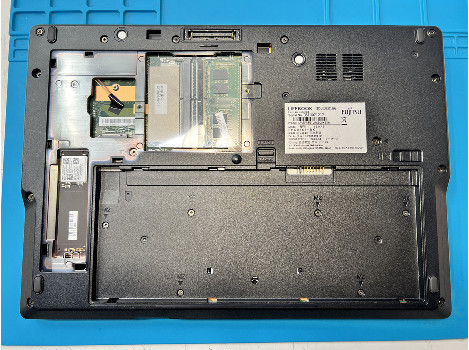 Fujitsu LIFEBOOK E5411 14" i5-1135G7 16GB 510GB клас А