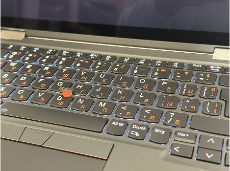 Надписване на клавиатури с лепенки