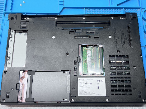 Fujitsu LIFEBOOK E546 14" i3-6100U 8GB 260GB клас А