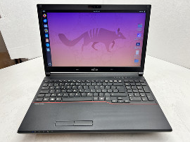 Лаптоп Fujitsu LIFEBOOK E556 15.6" i3-6100U 8GB 130GB клас А