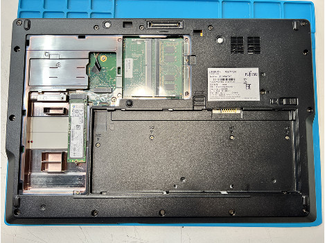 Fujitsu LIFEBOOK E559 15.6" i3-8145U 8GB 260GB клас А