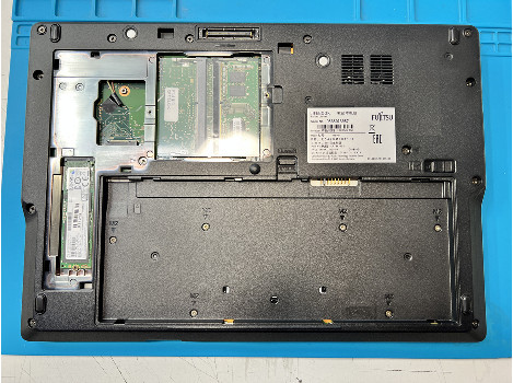 Fujitsu LIFEBOOK E549 14" i3-8145U 8GB 260GB клас А