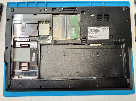 Fujitsu Lifebook E5511 15.6" i7-1165G7 16GB 510GB клас А