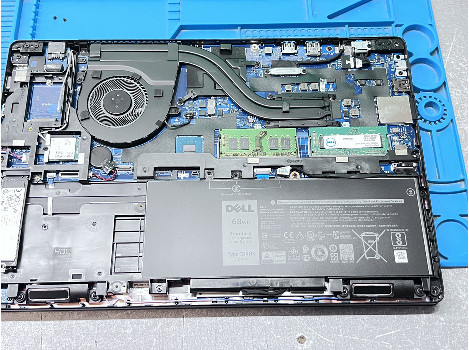 Dell Latitude 5580 15.6" i7-7820HQ 16GB 260GB клас А