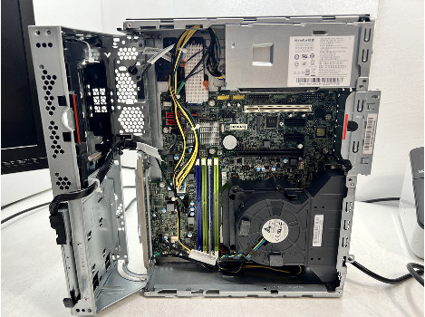 Lenovo ThinkCentre M75s-1 Ryzen 5 PRO 2400G 8GB 260GB Radeon Vega