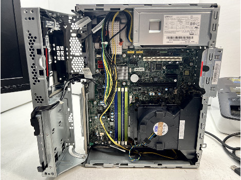 Lenovo ThinkCentre M75s-1 Ryzen 5 PRO 2400G 8GB 260GB Radeon Vega