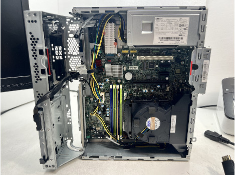 Lenovo ThinkCentre M75s-1 Ryzen 5 PRO 2400G 8GB 260GB Radeon Vega