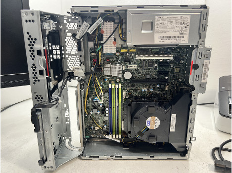 Lenovo ThinkCentre M75s-1 Ryzen 5 PRO 2400G 8GB 260GB Radeon Vega