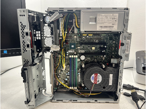 Lenovo ThinkCentre M920s i5-8500 8GB 260GB UHD 630