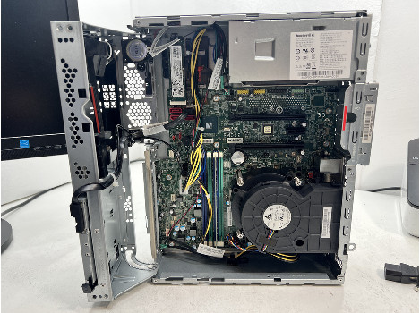 Lenovo ThinkCentre M920s i5-8500 8GB 260GB UHD 630