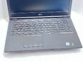 Лаптоп Fujitsu LIFEBOOK E559 15.6" i3-8145U 8GB 260GB клас А