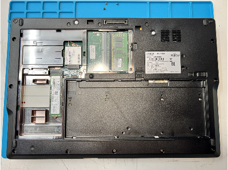 Fujitsu LIFEBOOK E559 15.6" i3-8145U 8GB 260GB клас А