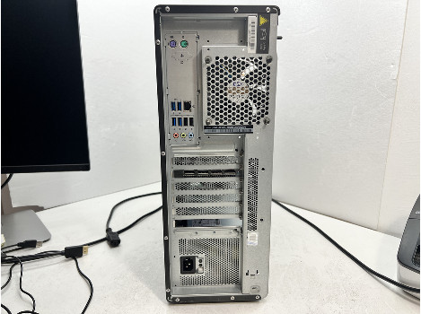 Lenovo ThinkStation P520 Xeon W-2245 32GB 512GB Radeon Pro WX 5100 8GB