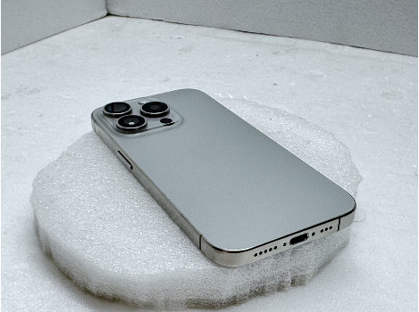 Apple iPhone 15 Pro A3102 2023 128GB - клас Като Нов