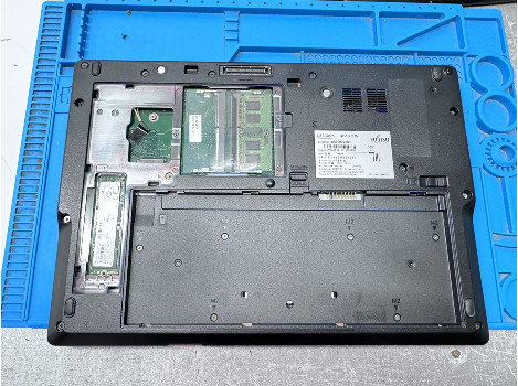 Fujitsu LIFEBOOK E549 14" i3-8145U 8GB 260GB клас А